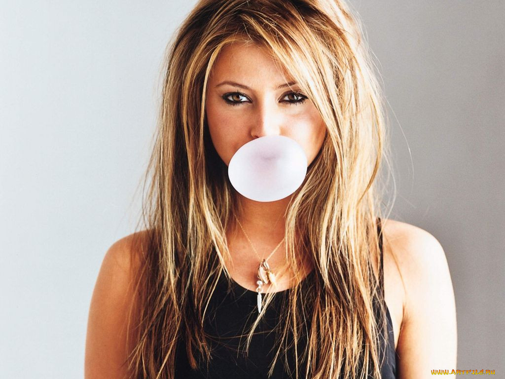 Holly Valance, 